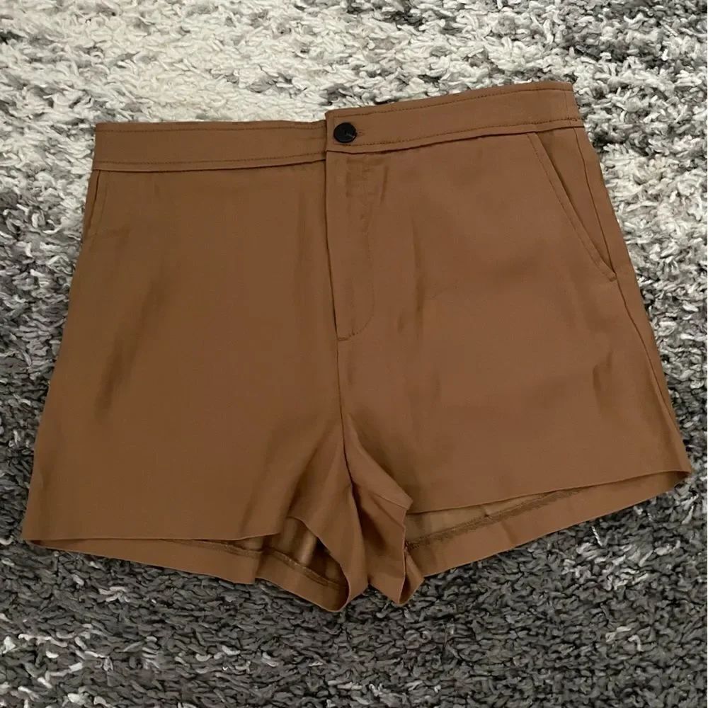 NWT Zara Pocket Chino Shorts